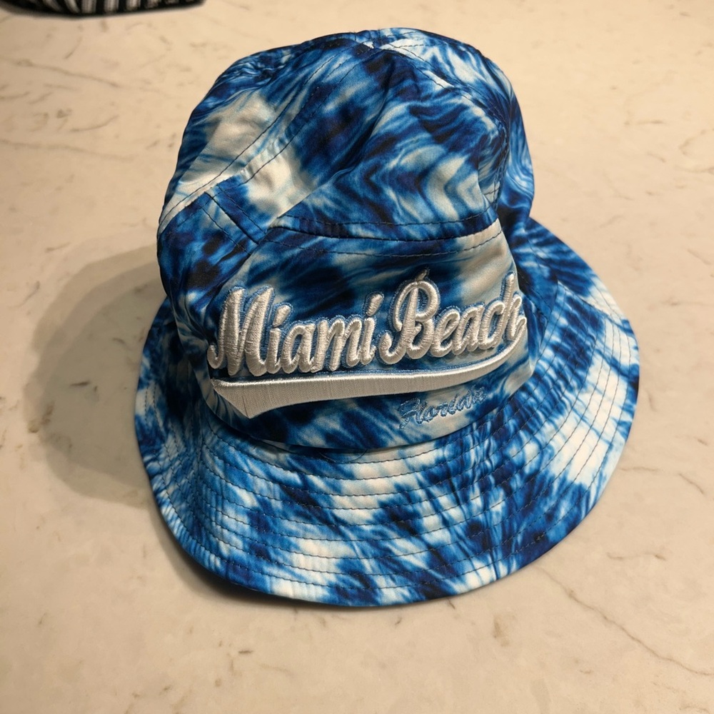 Miami Beach Florida Blue Tie-Dye Bucket Hat
